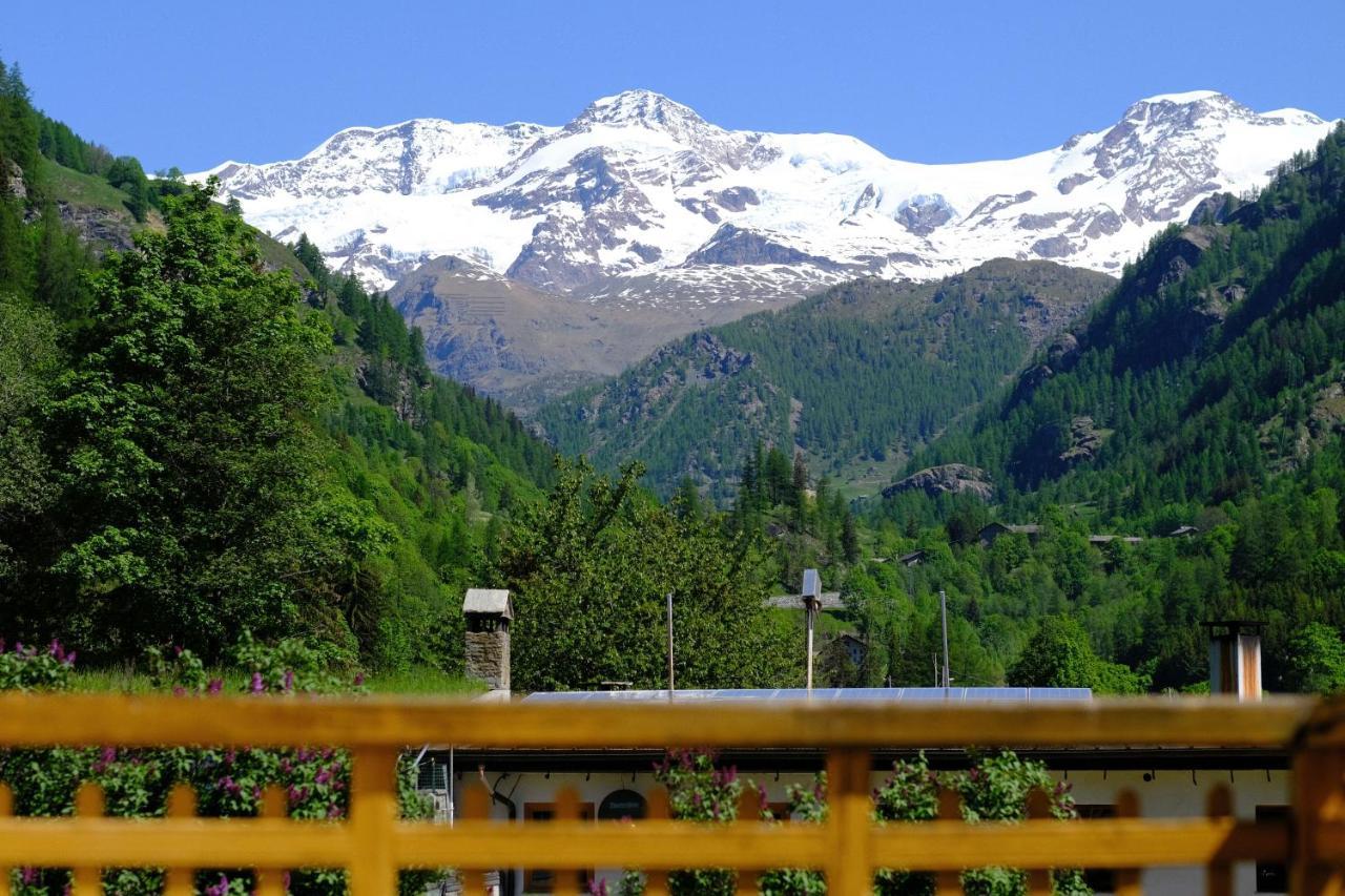 Hotel Villa Tedaldi Gressoney-Saint-Jean Kültér fotó