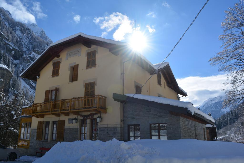 Hotel Villa Tedaldi Gressoney-Saint-Jean Kültér fotó